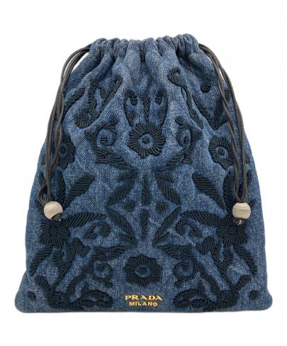 「ラグジュアリーブランドのPRADA 」