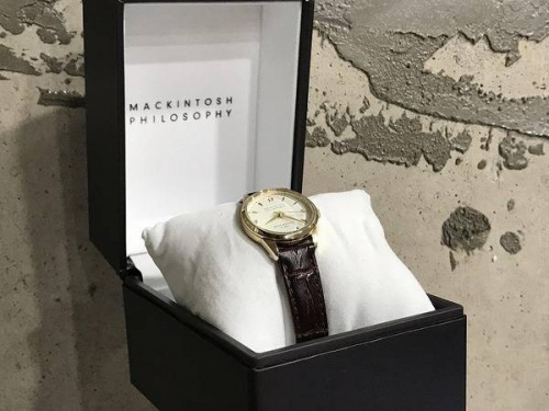 ジャーナルスタンダードのCONVERSE