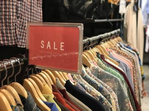 セールの中央線