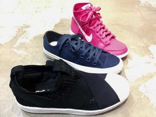 買取入荷のスニーカー