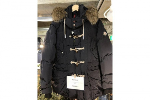 ラグジュアリーブランドのMONCLER