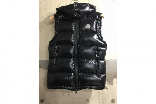 レアアイテムのモンクレール