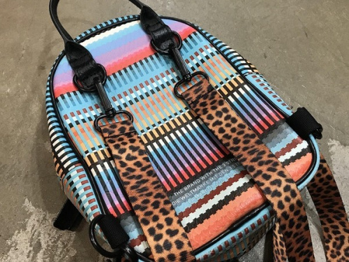 アディダスのリュック