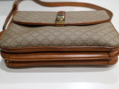 セリーヌのショルダーバッグ