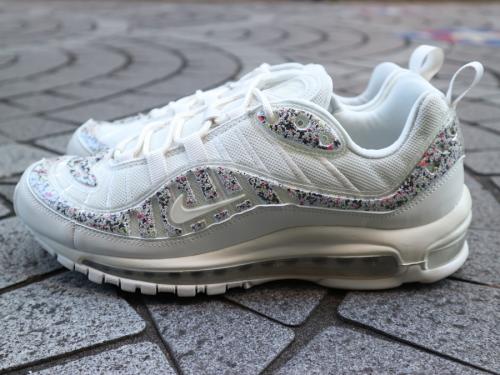 ナイキのAIR MAX 98