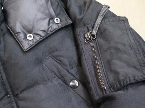 デュベティカのダウンジャケット