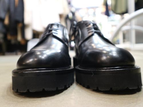 ダブリュエイチのポストマンシューズ