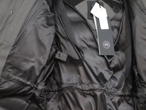 カナダグースのNIKKO PARKA