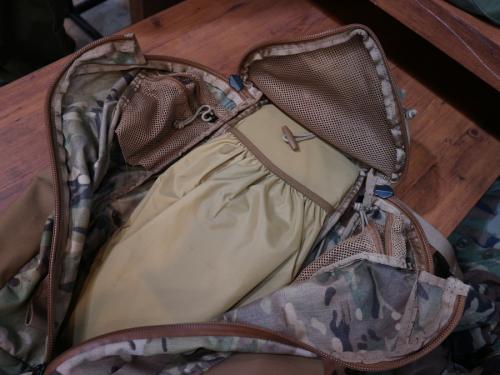 ミステリーランチのフロント