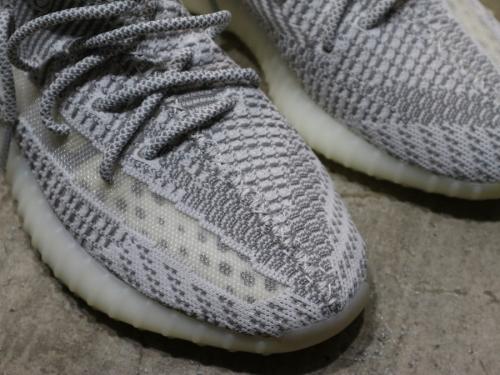 YEEZY BOOST 350 V2のメンズ