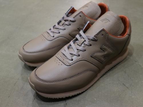 ニューバランスのMLC100