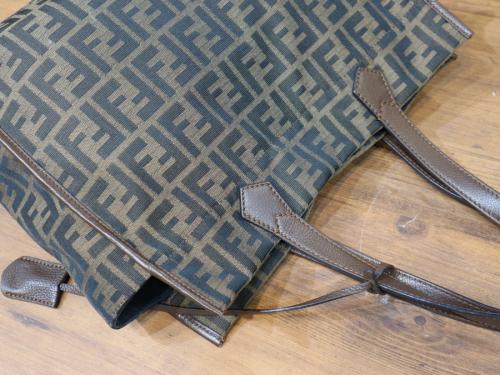 バッグのズッカ