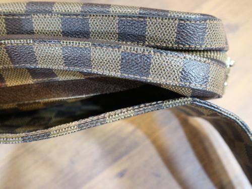 ルイ ヴィトン　のボディーバック