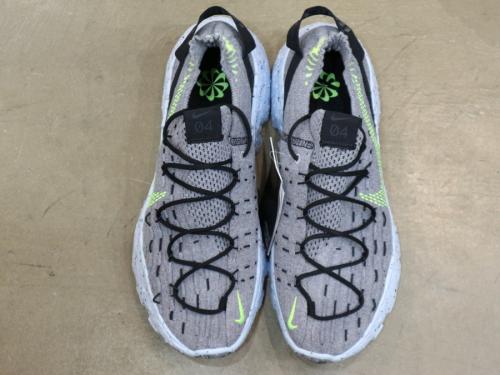 ナイキのTHIS IS TRASH