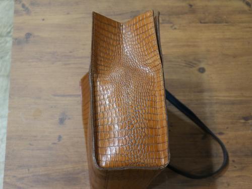 トーガのスモールレザーバッグ