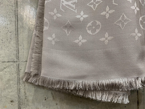 ラグジュアリーブランドのLOUIS VUITTON 　