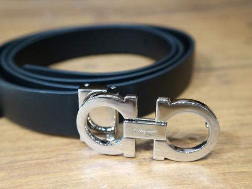 サルヴァトーレ フェラガモのガンチーニレザーベルト