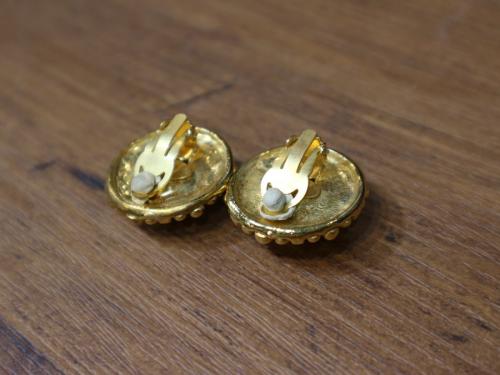 シャネルのヴィンテージFパールイヤリング