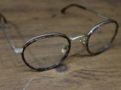ロッツァのメガネ