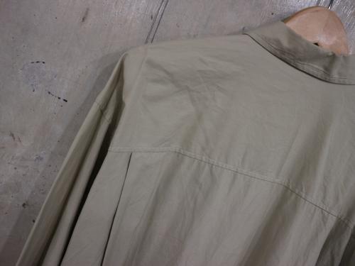 オーラリーのシャツ