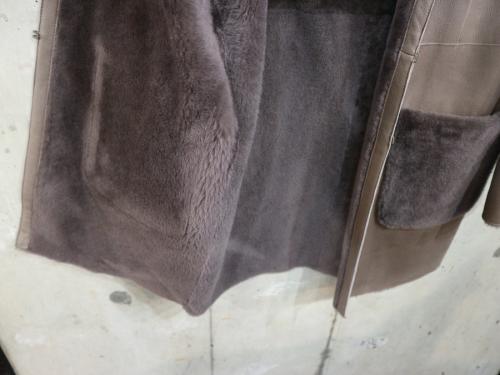 ノーカラームートンコートのレディース