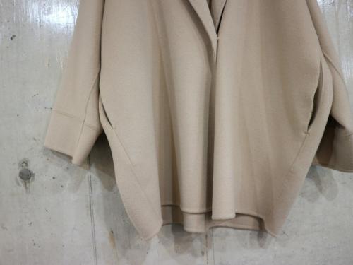 アーバンリサーチドアーズのガウンコート