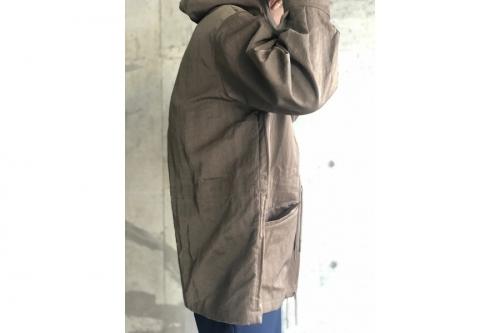 エイトンのパーカー