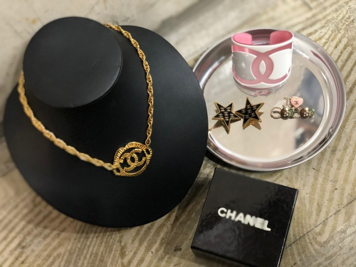 ラグジュアリーブランドのCHANEL