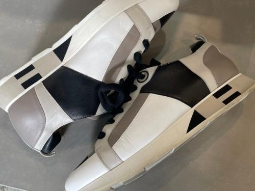 エルメスのスニーカー