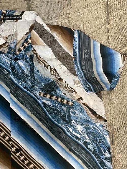 イッセイミヤケメンのシャツ