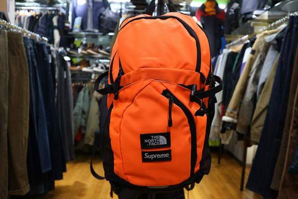 Supreme×THE NORTH FACEのPocono BackPack。[2018.01.05発行]｜トレ