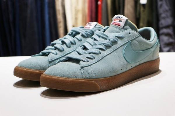 コラボ Supreme × NIKE シュプリーム ナイキ エアマックス 98