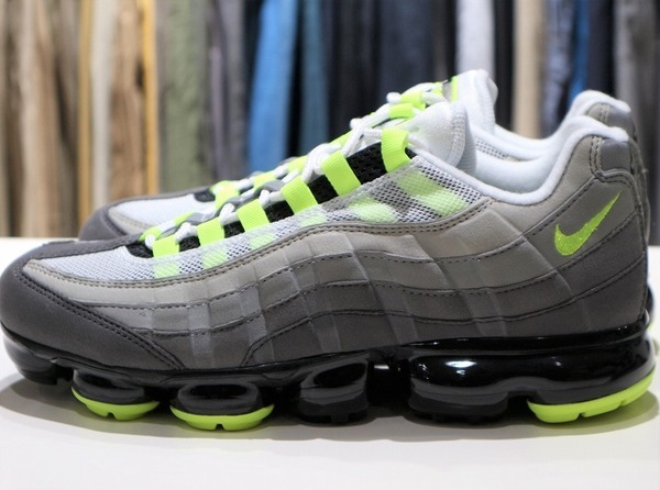 名作と最新モデルの奇跡的融合！！ NIKE AIR VAPORMAX 95 “NEON
