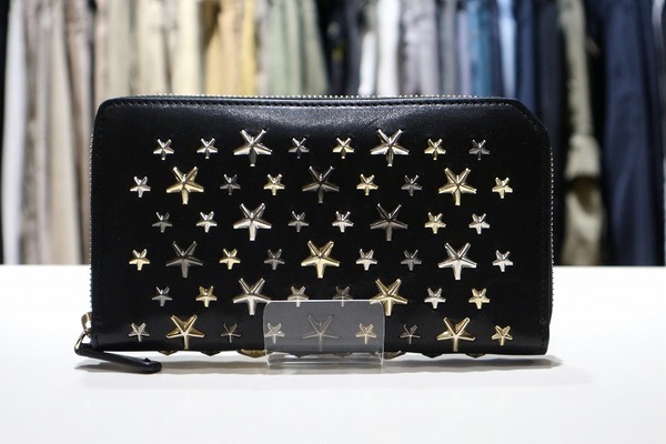 JIMMY CHOO（ジミーチュウ）らしさ満載のCARNABY スタースタッズ