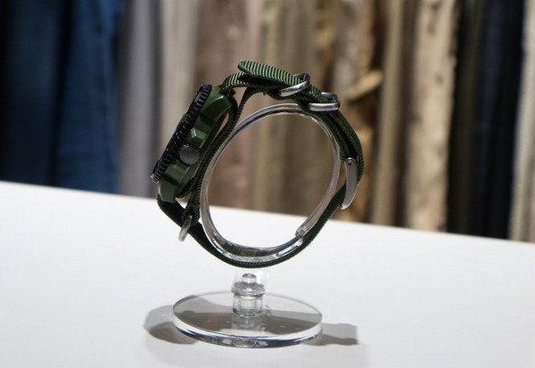 オリーブ様 LUMINOXの定番人気シリーズNAVY SEALから3040、OLIVE DRABを入荷