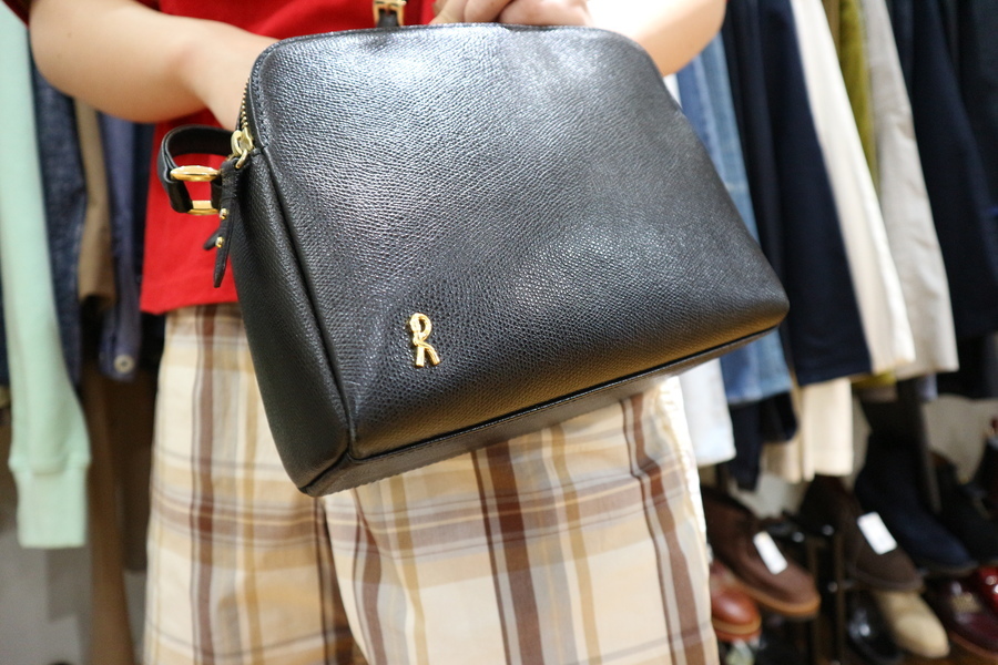 日本最級 お値下げ ロベルタ ディ カメリーノ 人気のバッグ