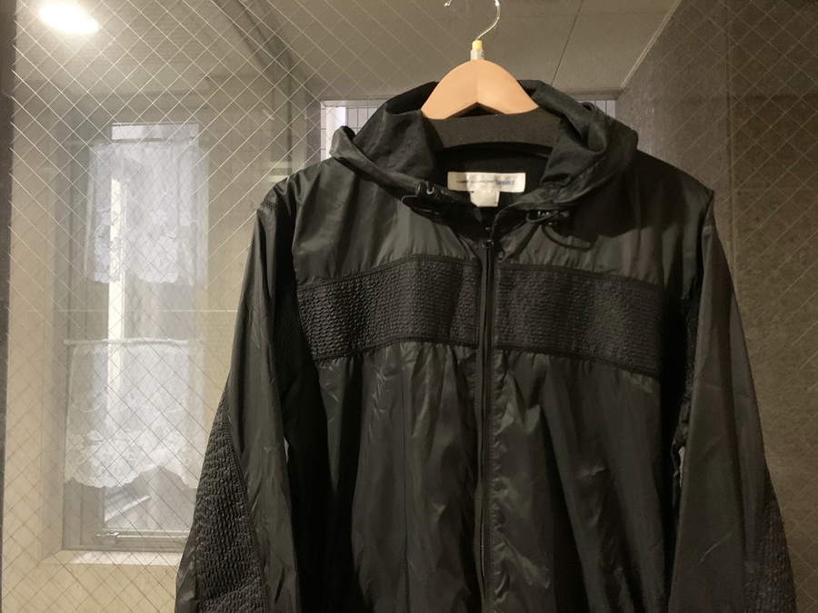 COMME des GARÇONS ウインドブレーカー 新品タグ付き】PLAY