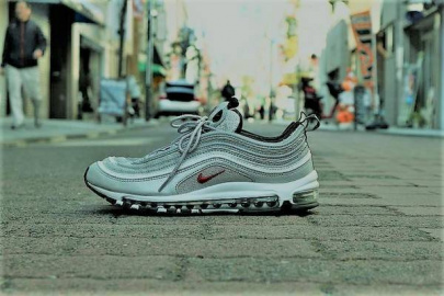 「NIKEのAIR MAX 」