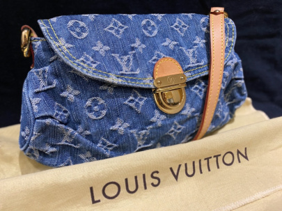 「ラグジュアリーブランドのLOUIS VUITTON 」