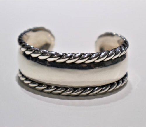 バングルの亀有