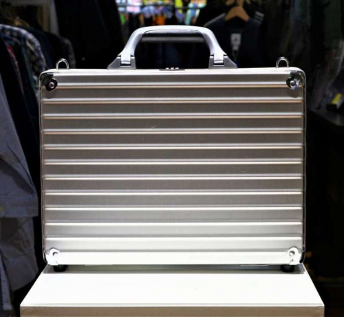 アタッシュケースの葛飾区古着