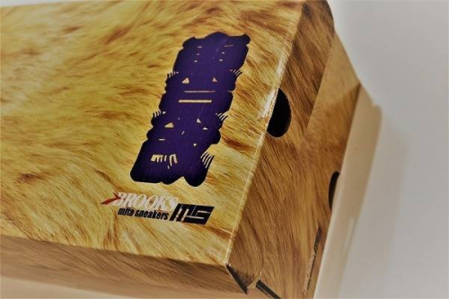 ミタスニーカーズのコラボ