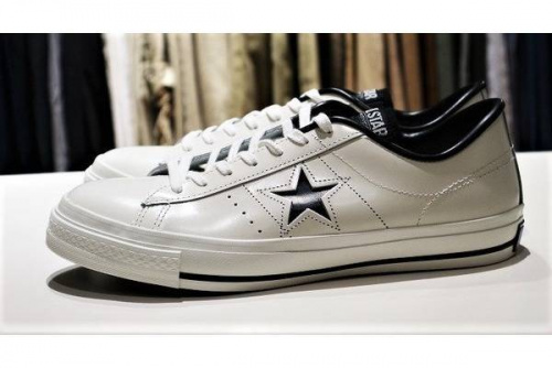 CONVERSEのONE STAR J