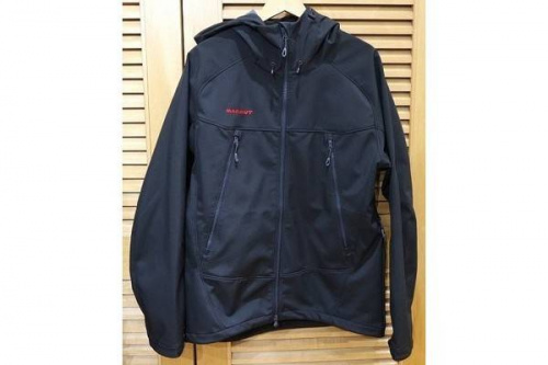 アウトドアブランドのマムート