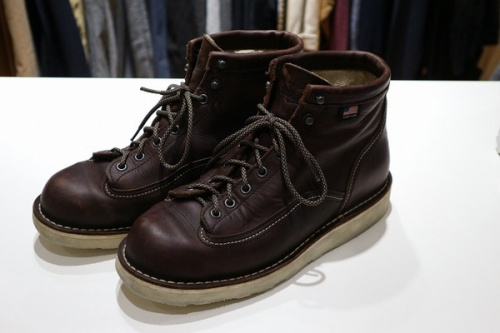 アウトドアブランドのダナー