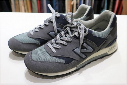 スポーツブランドのニューバランス