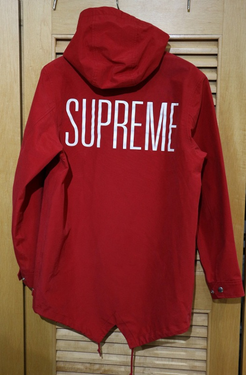 SUPREMEのロゴアイテム