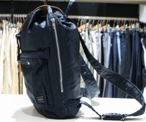 ヘッドポーターのネイビータンカー