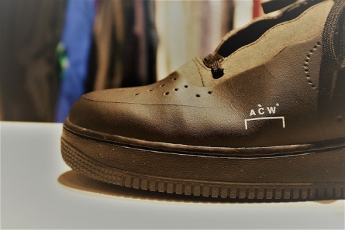 コラボ・別注アイテムのNIKE