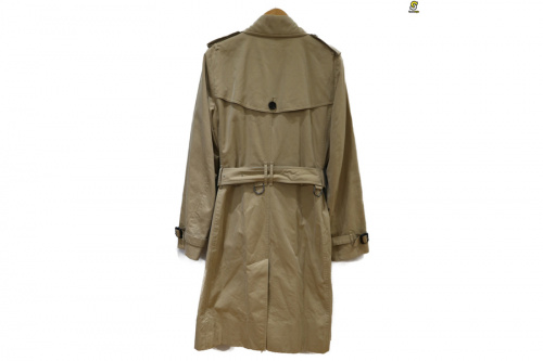 バーバリープローサムのトレンチコート